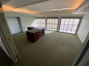 245 Main St, Racine, WI for lease Interior Photo- Image 2 of 9