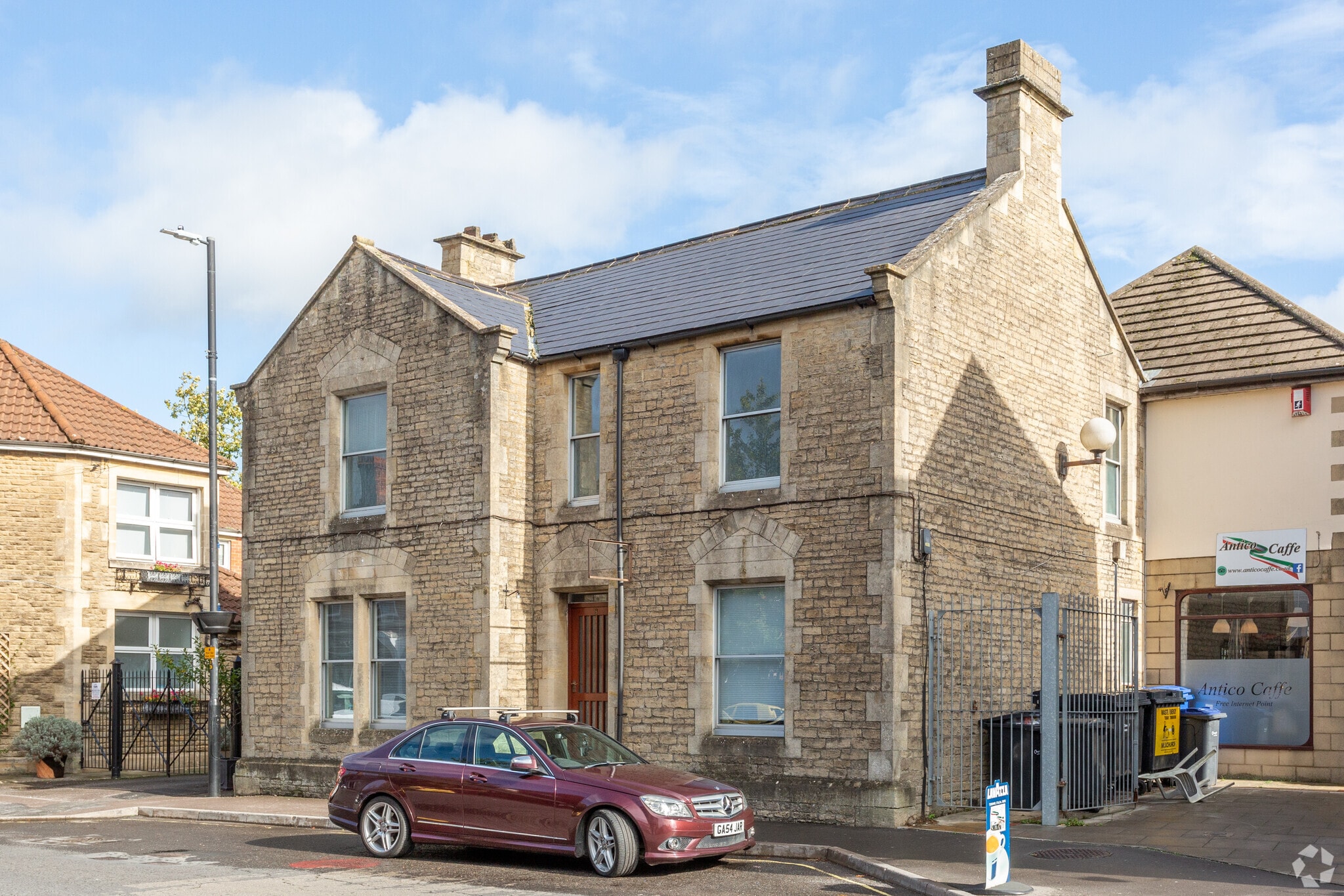 8 Bath Rd, Shaw for sale Primary Photo- Image 1 of 1