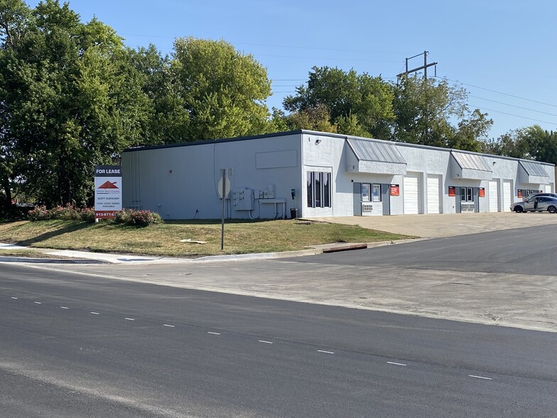 11513 Strang Line Rd, Olathe, KS for lease - Building Photo - Image 1 of 4