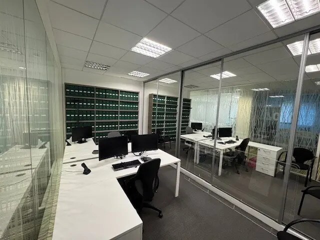 Office in Saint-Étienne for lease - Interior Photo - Image 2 of 6