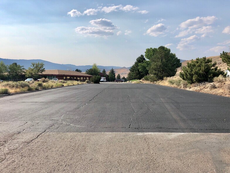 2735 US Highway 40 W, Verdi, NV 89439