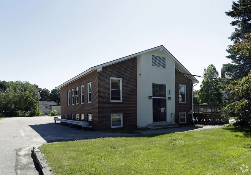 6 Shaker Rd, Gray, ME 04039