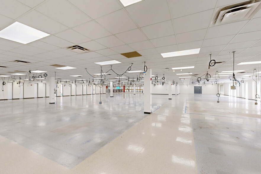 1100 Eisenhower Pl, Ann Arbor, MI for sale - Matterport 3D Scan - Image 2 of 17