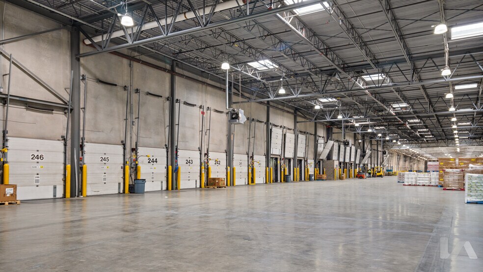 8495 Goreway Dr, Brampton, ON for lease - Building Photo - Image 3 of 3