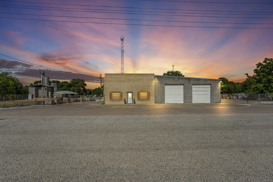 1005 Farmers Rd, Brenham, TX for sale - Primary Photo - Image 1 of 1