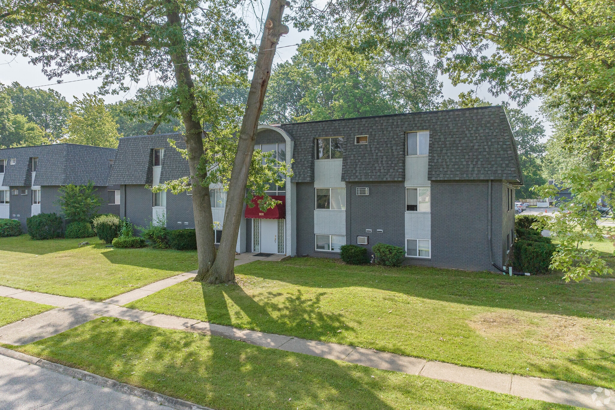 1027 Tower Blvd, Lorain, OH for sale Primary Photo- Image 1 of 1