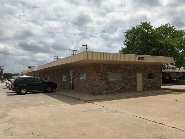 920 Roberts Cut Off Rd, River Oaks, TX for lease - Building Photo - Image 2 of 10
