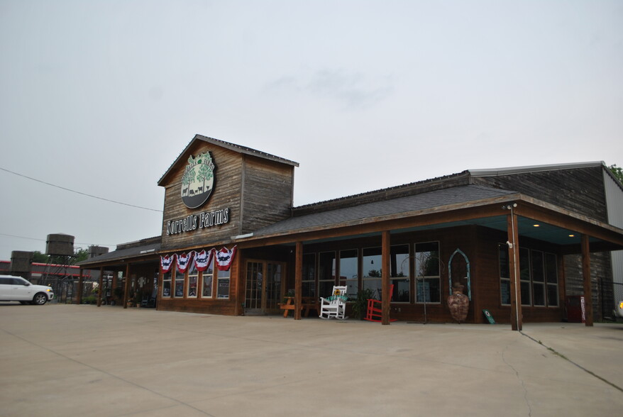 409 E Central Ave, Comanche, TX for sale - Building Photo - Image 1 of 9