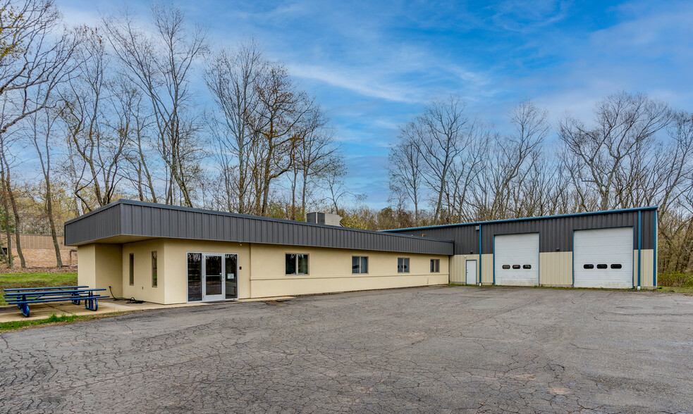 105 Industrial Park Rd, Vernon, CT for lease - Building Photo - Image 1 of 15