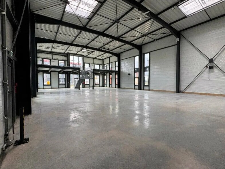 Flex in Bailly-Romainvilliers for sale - Building Photo - Image 3 of 7