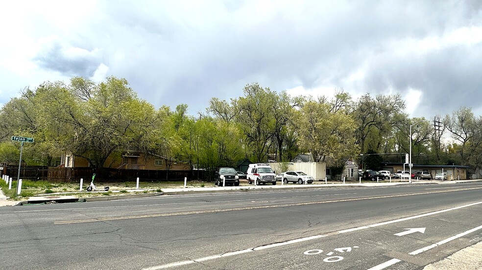 South Downtown Development Opportunity portfolio of 2 properties for sale on LoopNet.com - Building Photo - Image 2 of 3