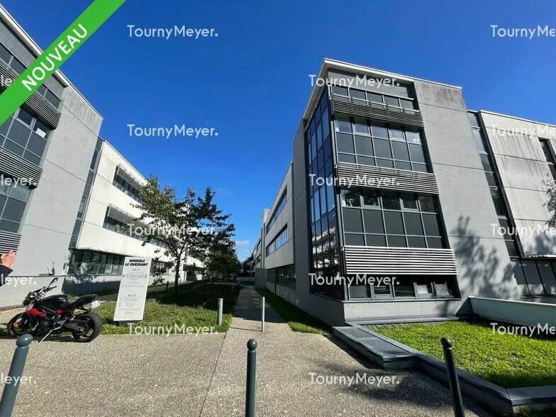 Office in Rennes for lease - Building Photo - Image 1 of 2
