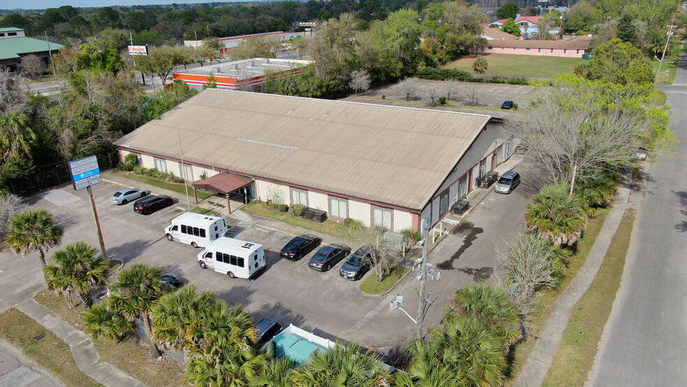 1725 Oakhurst Ave, Jacksonville, FL for lease - Building Photo - Image 3 of 10