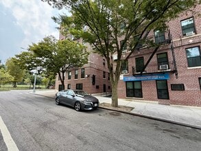 887 Crotona Pky N, Bronx, NY for lease Building Photo- Image 2 of 3