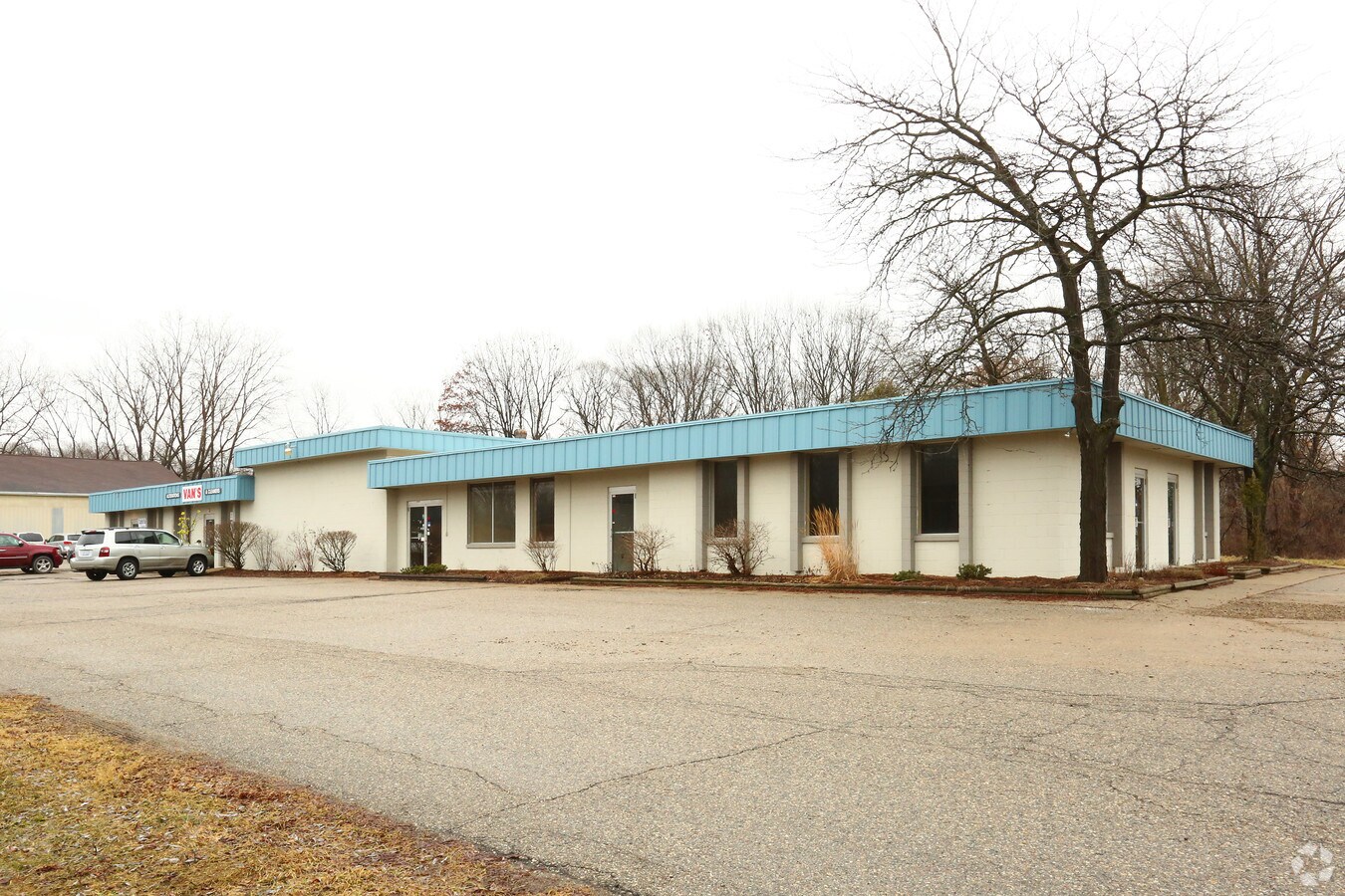 5127 Aurelius Rd, Lansing, MI 48911