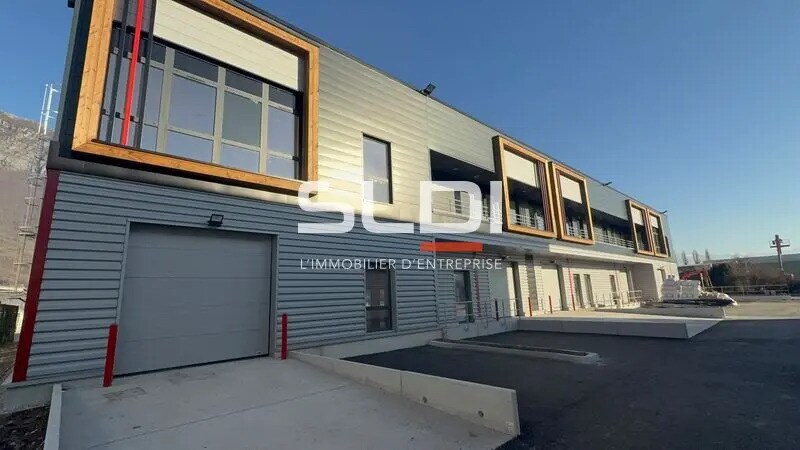Flex in Fontanil-Cornillon for lease Building Photo- Image 1 of 8