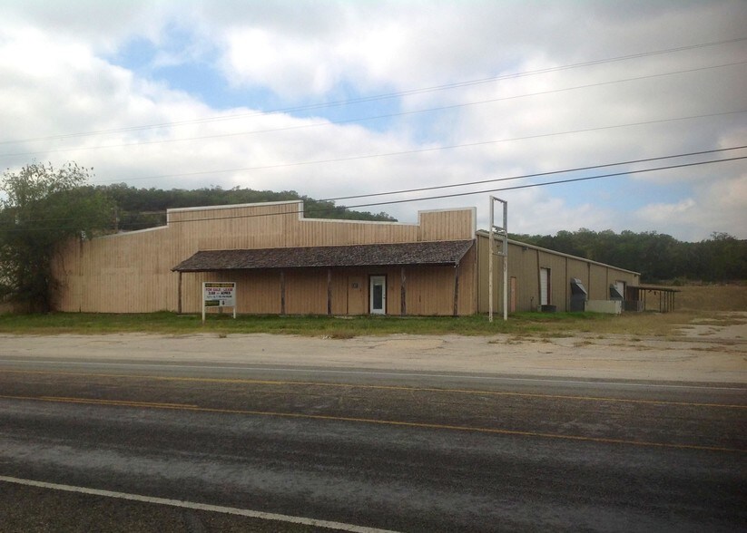 884 Harper Rd, Kerrville, TX 78028