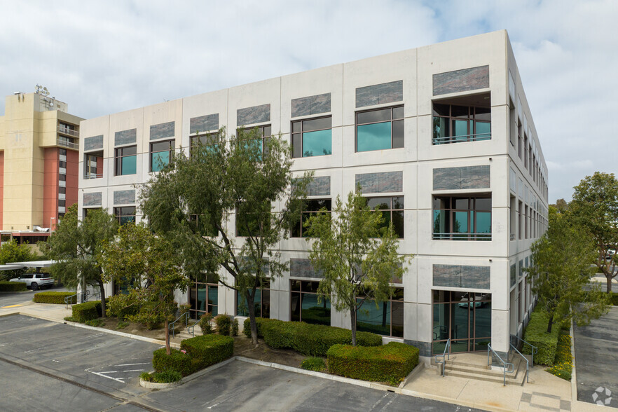 3500 Porsche Way, Ontario, CA for lease - Building Photo - Image 2 of 5