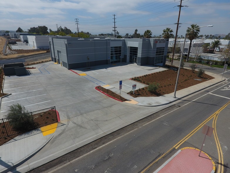 1080 Marlborough Ave, Riverside, CA for lease - Primary Photo - Image 3 of 3