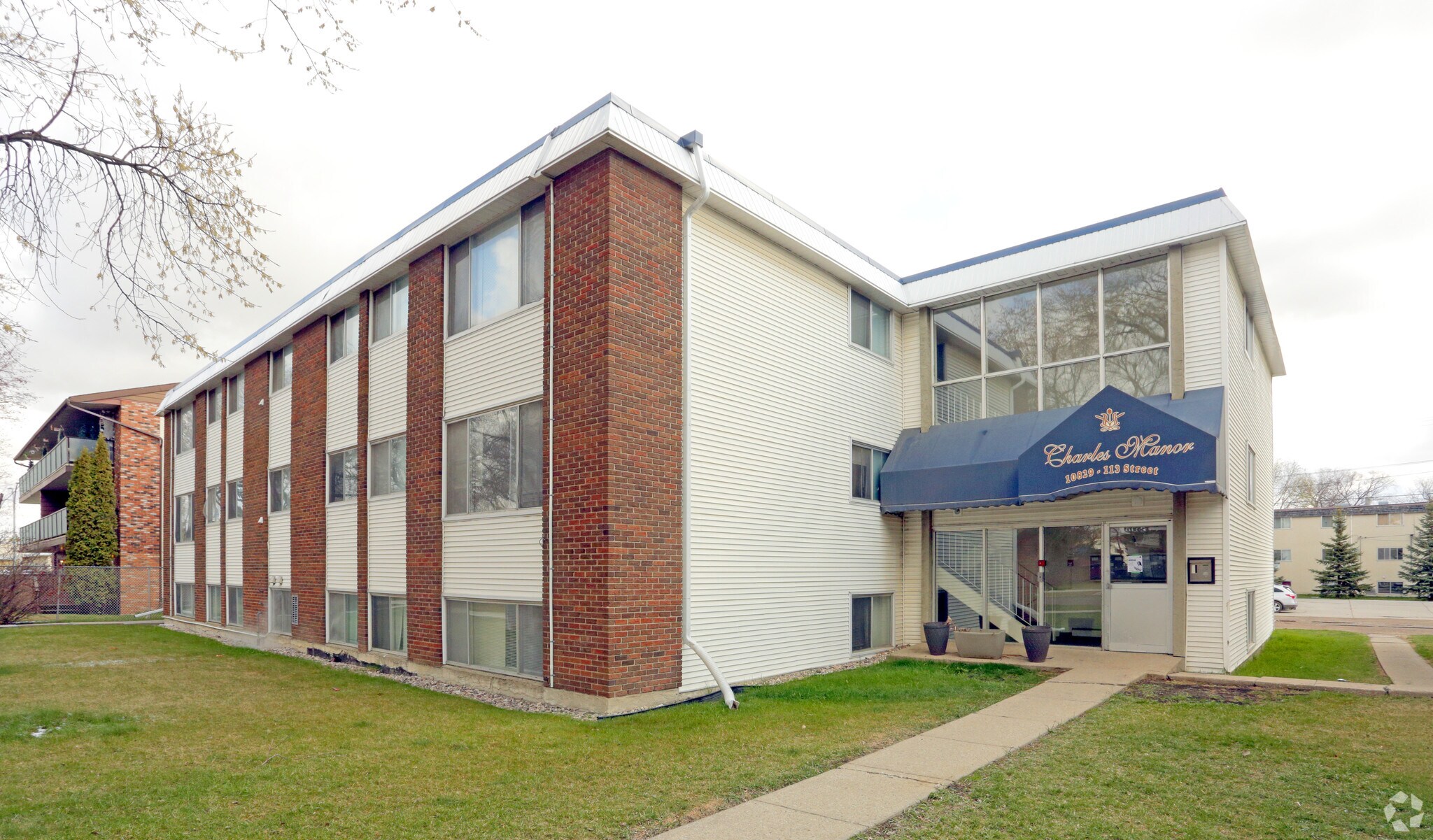 10829 113th St, Edmonton, AB for sale Primary Photo- Image 1 of 1