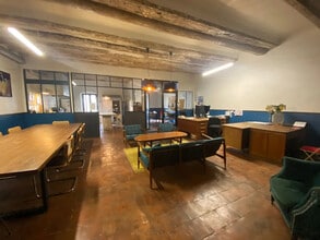 Office in Marseille for lease Interior Photo- Image 2 of 5