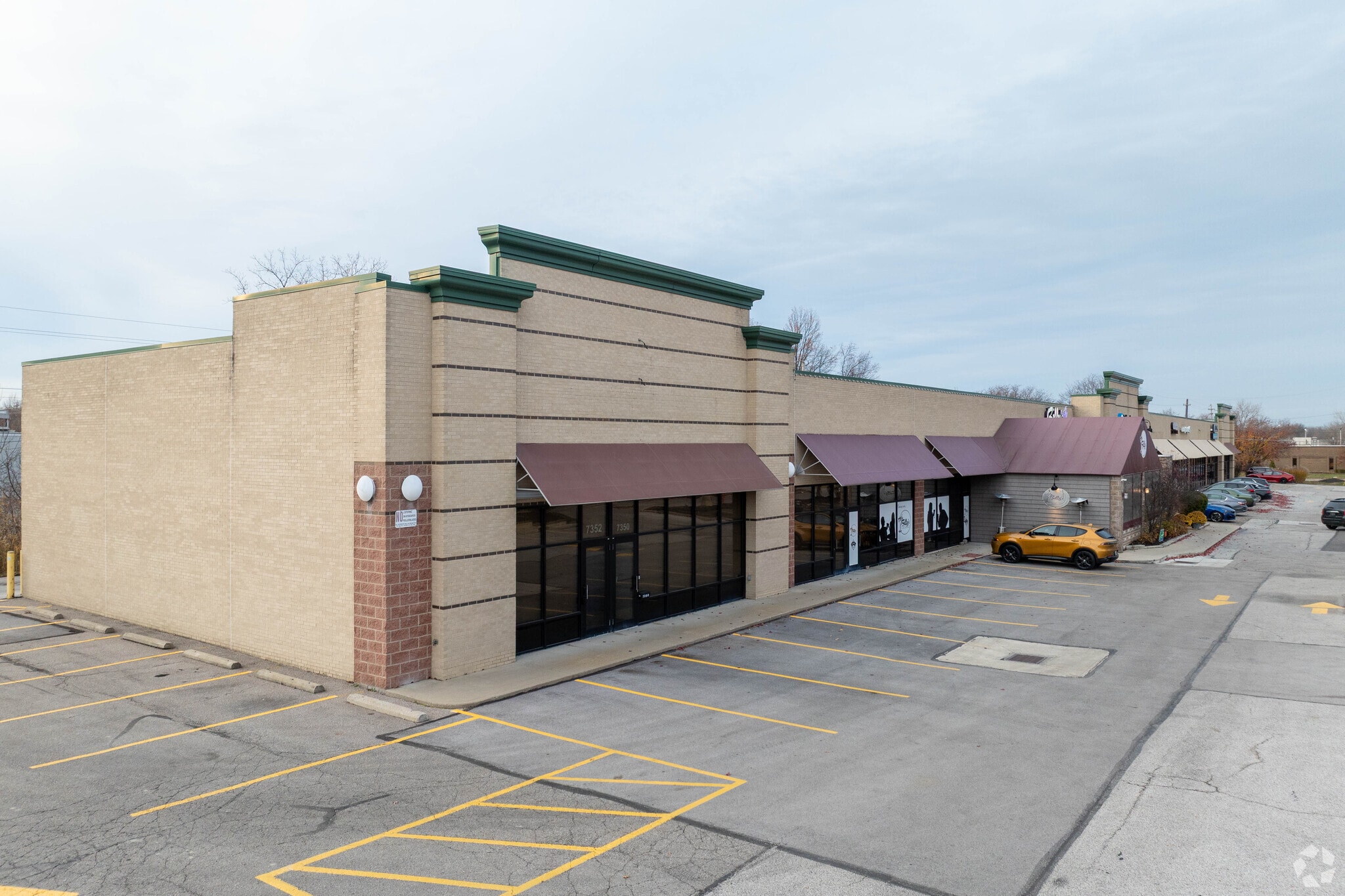 7314-7352 Industrial Park Blvd, Mentor, OH for lease Primary Photo- Image 1 of 5