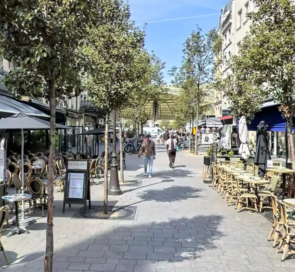 Retail in Paris for lease Building Photo- Image 1 of 3