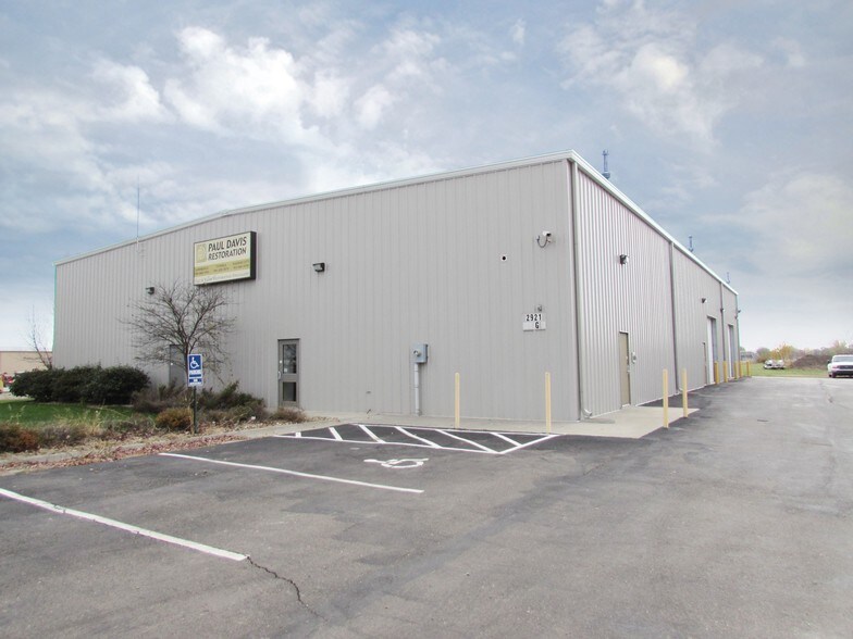 2921A NW US 24 Hwy, Topeka, KS for sale - Building Photo - Image 1 of 1