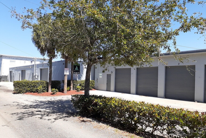 1102 4th Ave N, Lake Worth, FL for sale - Primary Photo - Image 1 of 6