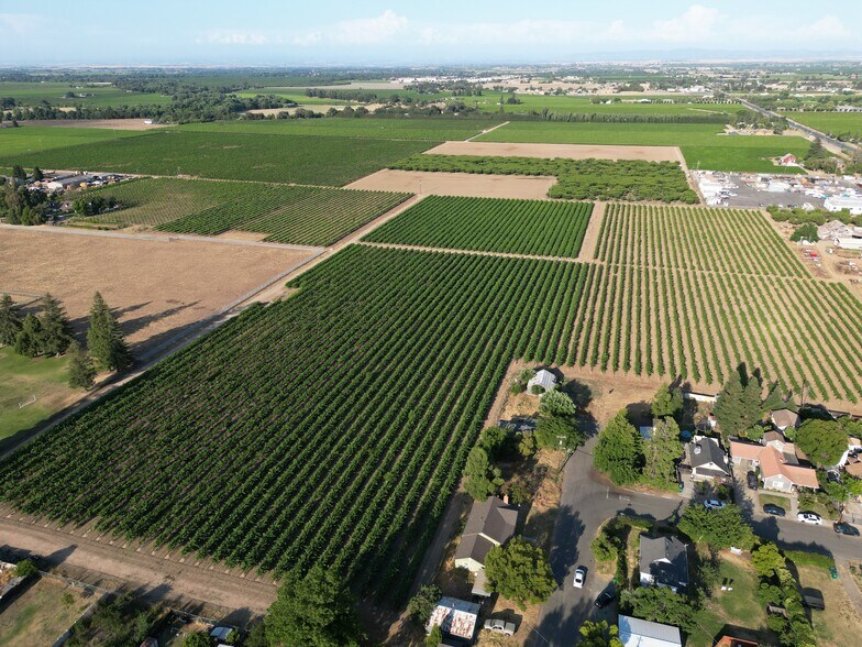 17490 N Bruella Rd, Lodi, CA for sale - Building Photo - Image 3 of 11