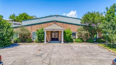 2990 Gulf Breeze Pky, Gulf Breeze, FL for lease Building Photo- Image 1 of 13