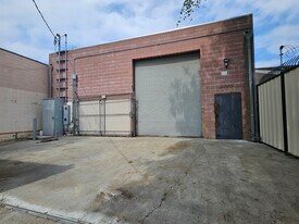 4,000 SF Warehouse 16' Ceiling, 400 AMP, 3 Ph - Warehouse