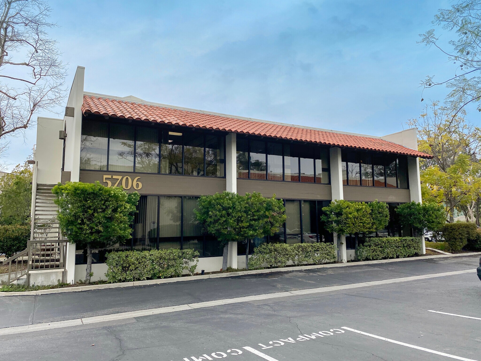 5700 Corsa Ave, Westlake Village, CA for lease Primary Photo- Image 1 of 5