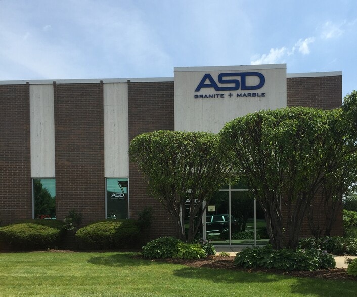 1775 Lively Blvd, Elk Grove Village, IL for lease - Building Photo - Image 1 of 3