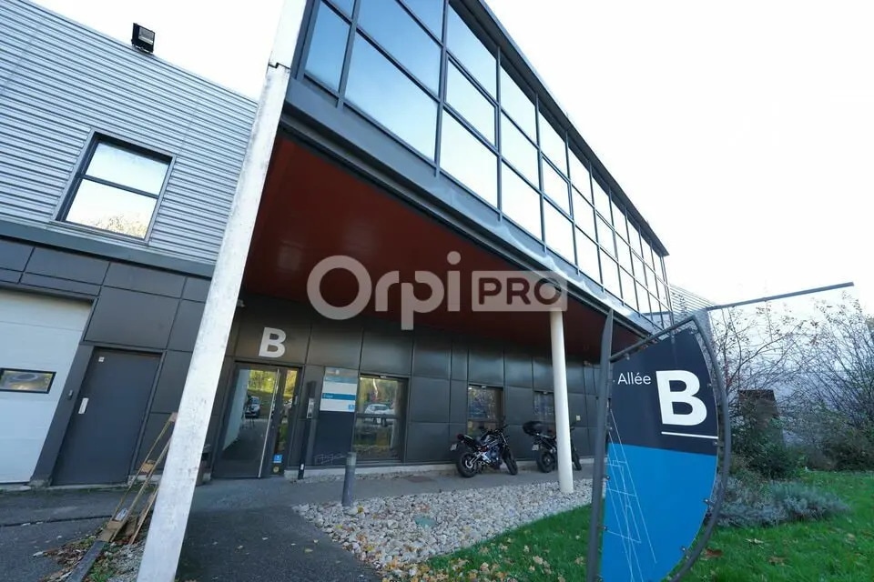 Office in Rillieux-la-Pape for lease Building Photo- Image 1 of 12