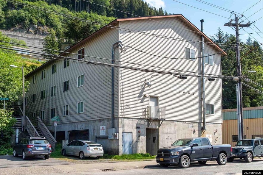 1645-1650 Tongass Ave, Ketchikan, AK for sale - Primary Photo - Image 1 of 1