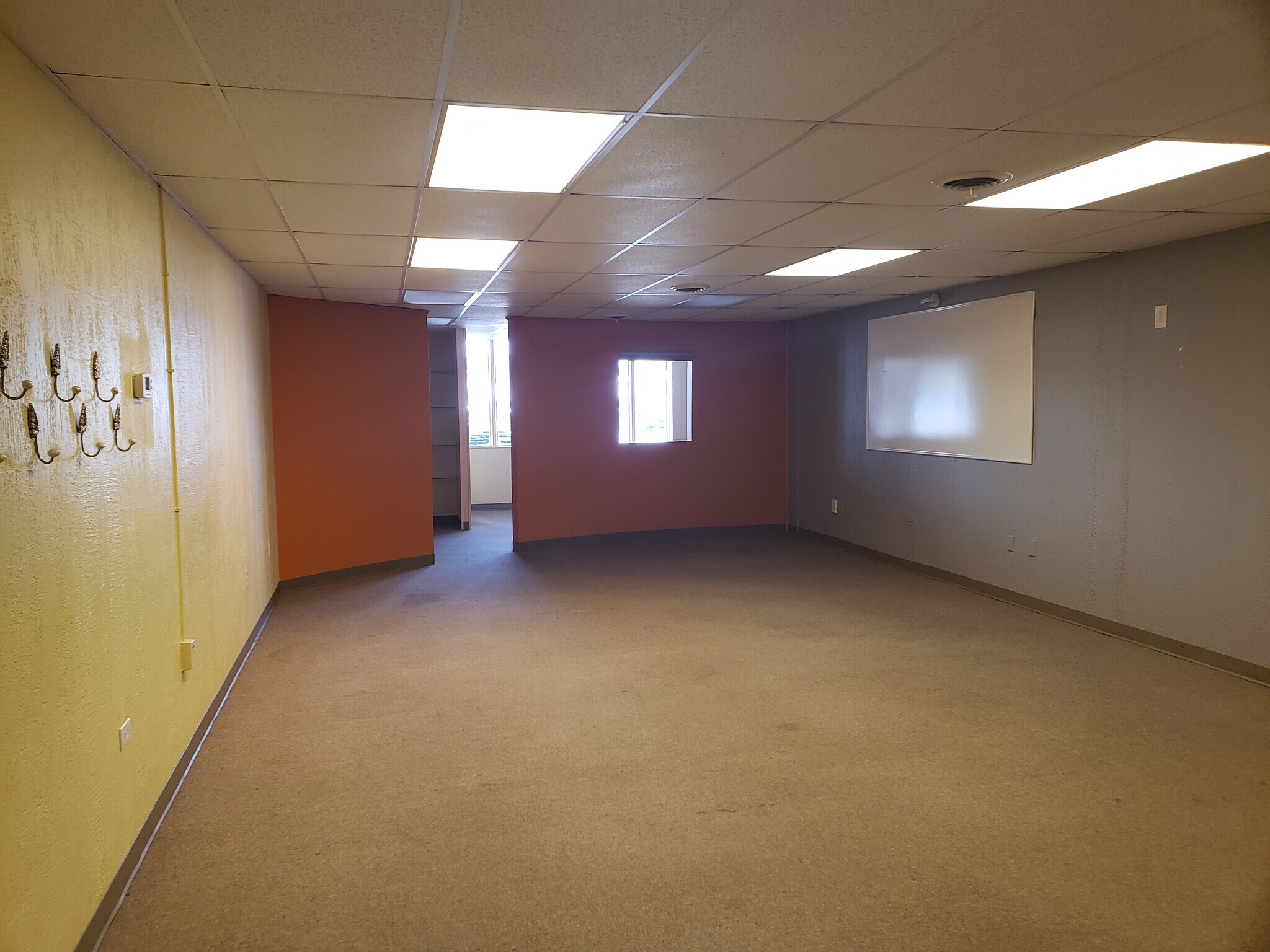 11011197 N Eastman Rd, Kingsport, TN 37664 Green Acres Shopping