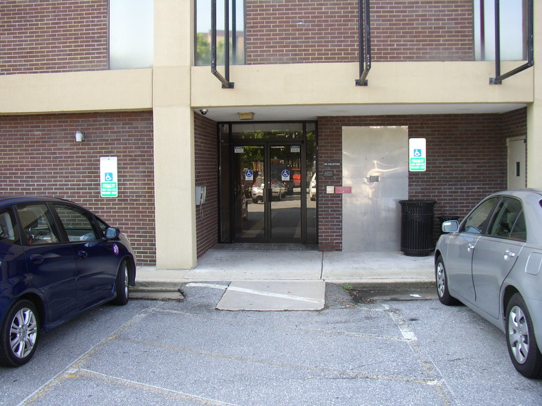 5249 Duke St, Alexandria, VA for lease - Building Photo - Image 3 of 3