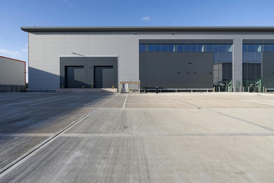 Beatty Rd, Waltham Cross for lease - Building Photo - Image 1 of 17