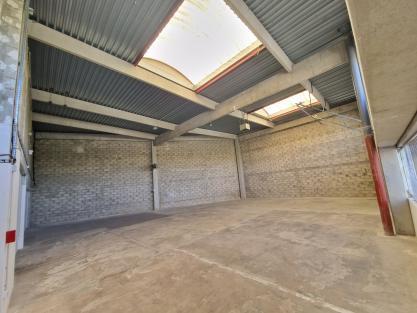 Flex in Poissy for lease Building Photo- Image 1 of 10