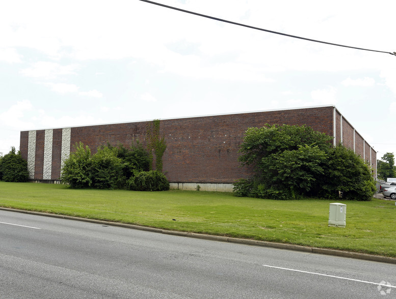 3569 Air Park St, Memphis, TN for lease - Building Photo - Image 1 of 6