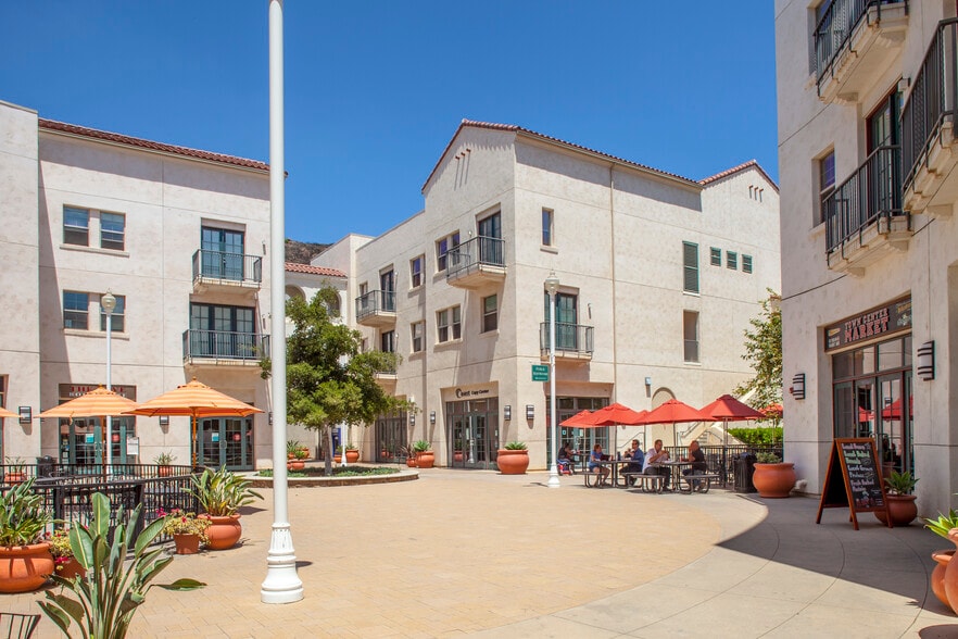 45 Rincon Dr, Camarillo, CA for lease - Building Photo - Image 1 of 37