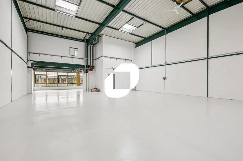 Office in Villepinte for lease - Building Photo - Image 2 of 21