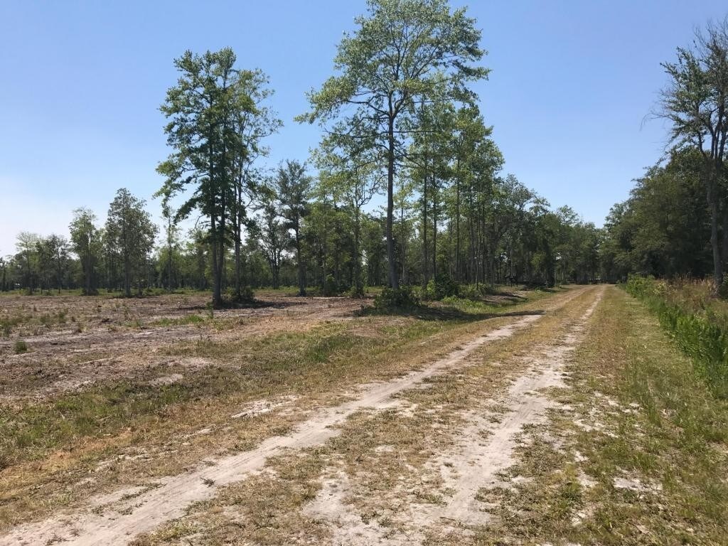 Old Dixie Hwy & Braddock Rd, Callahan, FL 32011