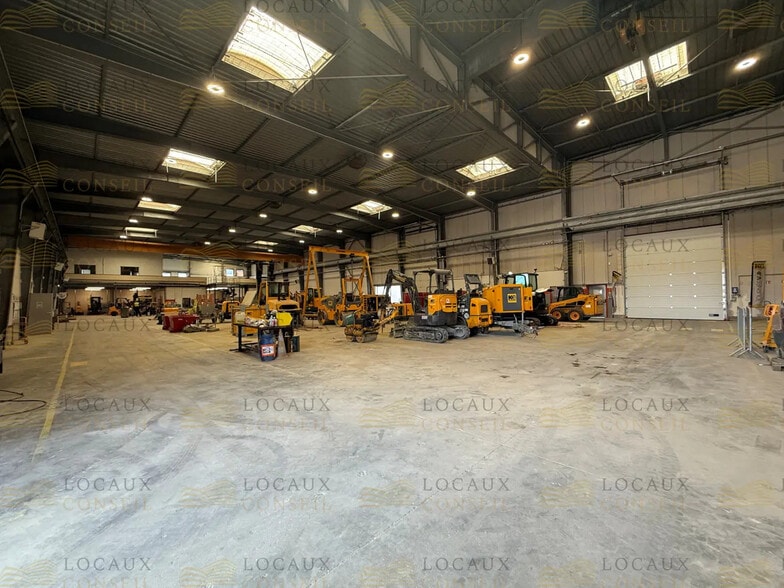 Flex in Roissy-en-France for lease - Interior Photo - Image 3 of 9