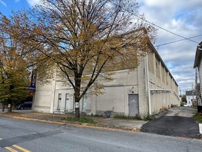 1298 Spruce St, Easton, PA for lease Interior Photo- Image 1 of 16