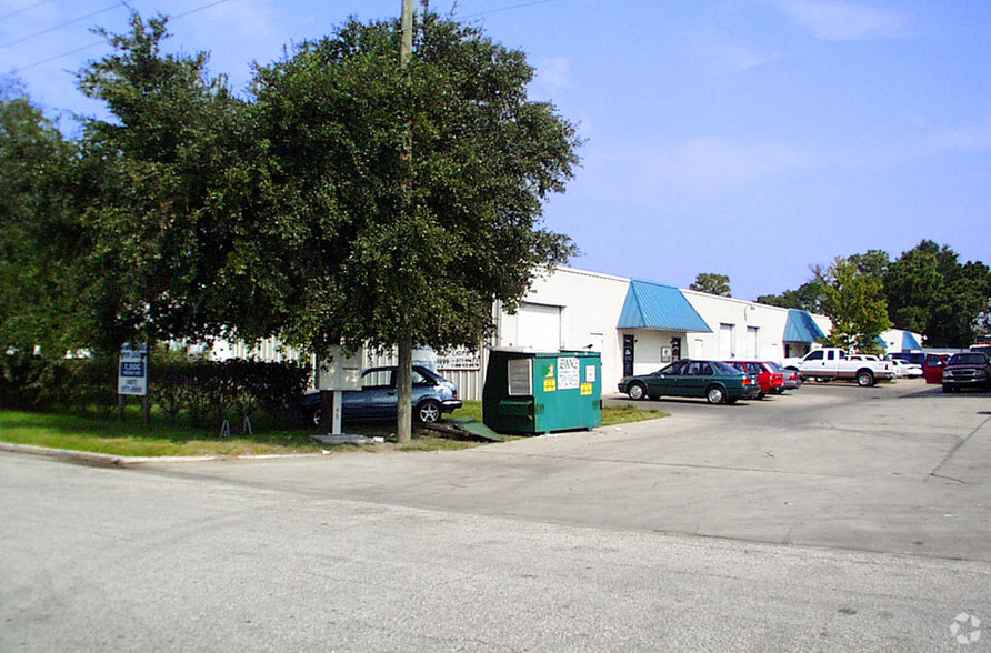 395-397 Enterprise St, Ocoee, FL for lease - Building Photo - Image 3 of 8