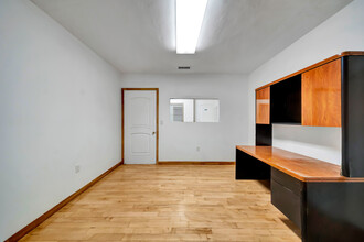 830 S Main St, Santa Ana, CA for lease Interior Photo- Image 2 of 8