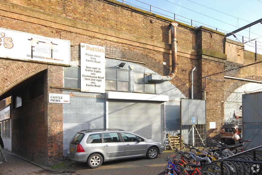 29-41 Castle Mews, London for lease - Building Photo - Image 2 of 7