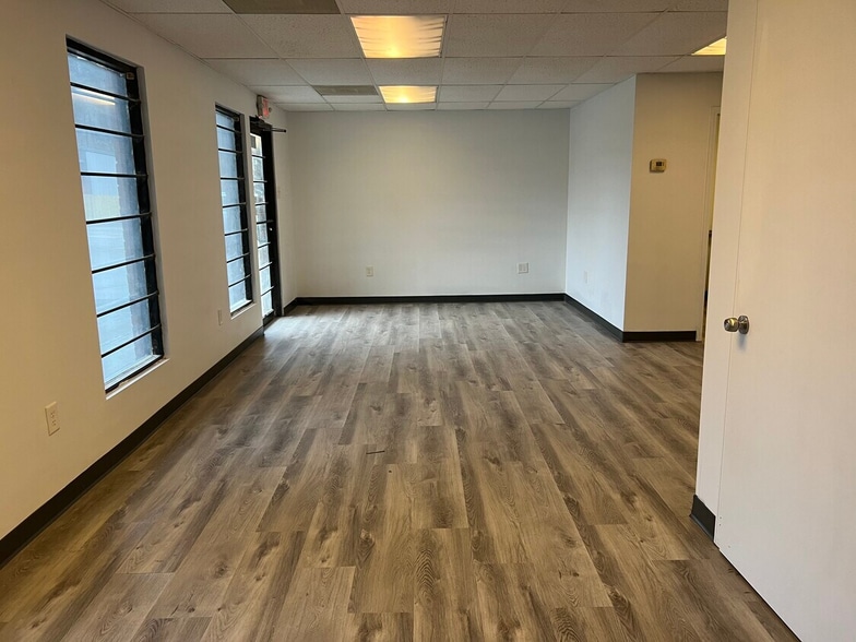 756-758 Veterans Pky, Jonesboro, GA for lease - Building Photo - Image 2 of 7